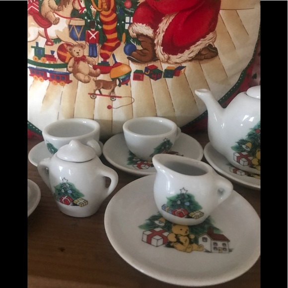 Rare Vintage 1970’s Christmas Miniature Tea Set - Picture 5 of 12